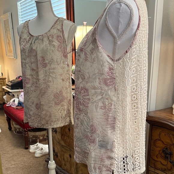 Chic Floral Sleeveless Tank Top - Picture 5 of 11